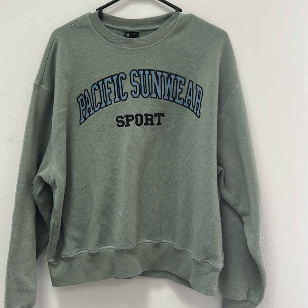 Green crewneck